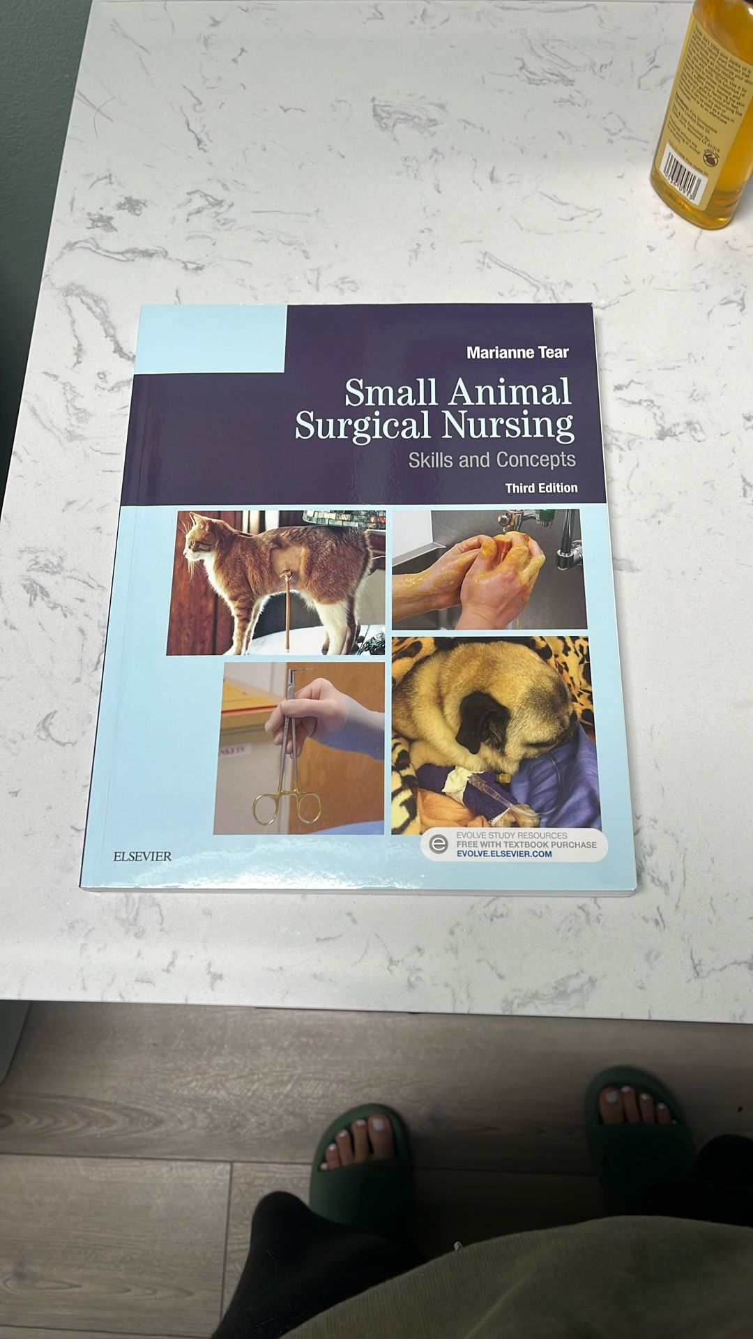 Small Animal Surgical Nursing Textbook 