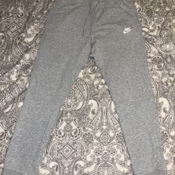 NIKE SWEATPANTS/JOGGERS 