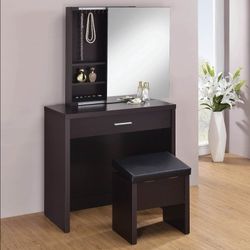 Vanity BRAND NEW AT 1408 N CARPENTER RD MODESTO 