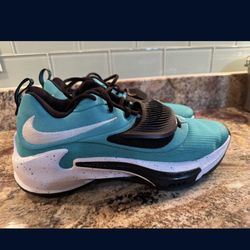 Giannis  Zoom  Freak Jade teal, NEW FIRM