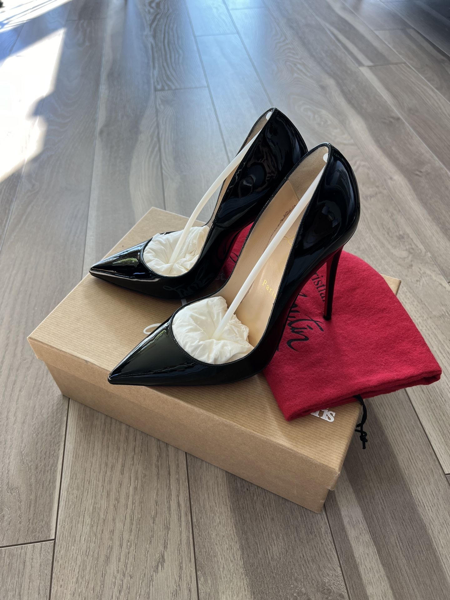 Christian Louboutin So Kate