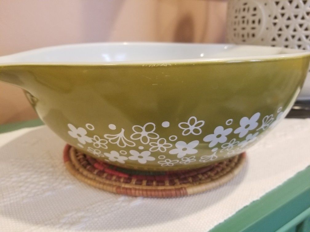 Vintage Pyrex Spring Blossom 4 Quaet Mixing Bowl & Pyres Measuring Cup