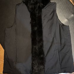 Womens Reversible Black Faux Fur vest. Zipper closure pockets on both sides. Jones New York. XL
