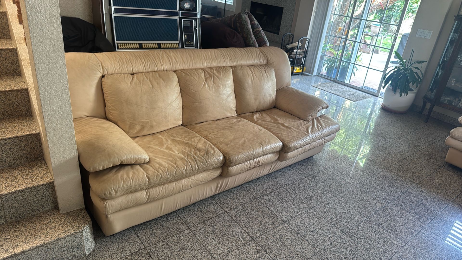 Sofa Free