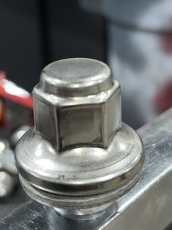 Toyota Tundra Lug Nuts