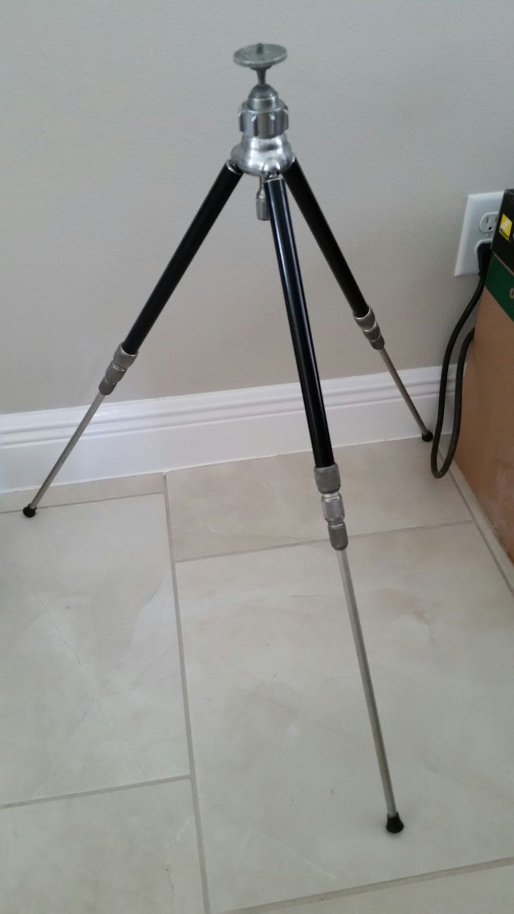 Heavy duty tripod