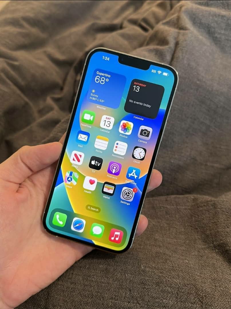 Apple IPhone 13promax 256gb Unlocked for Sale in Fort Lauderdale, FL 