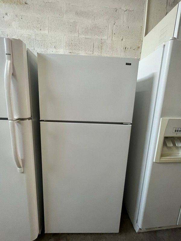 Refrigerator Hotpoint 28 Inch Great Condition
