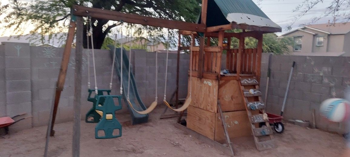 Free Swing Set