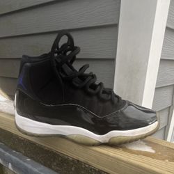 Jordan 11 Space Jam (2016)