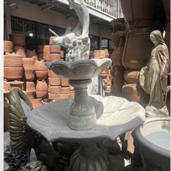 Fuente de agua de cemento