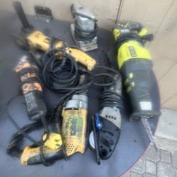 Vendo Estos 3 Sopladores 2 Moto Sierras Un Xoxo 3 Graines  1 Taladro  Una Lijadora Todo Por 200 Dólares 