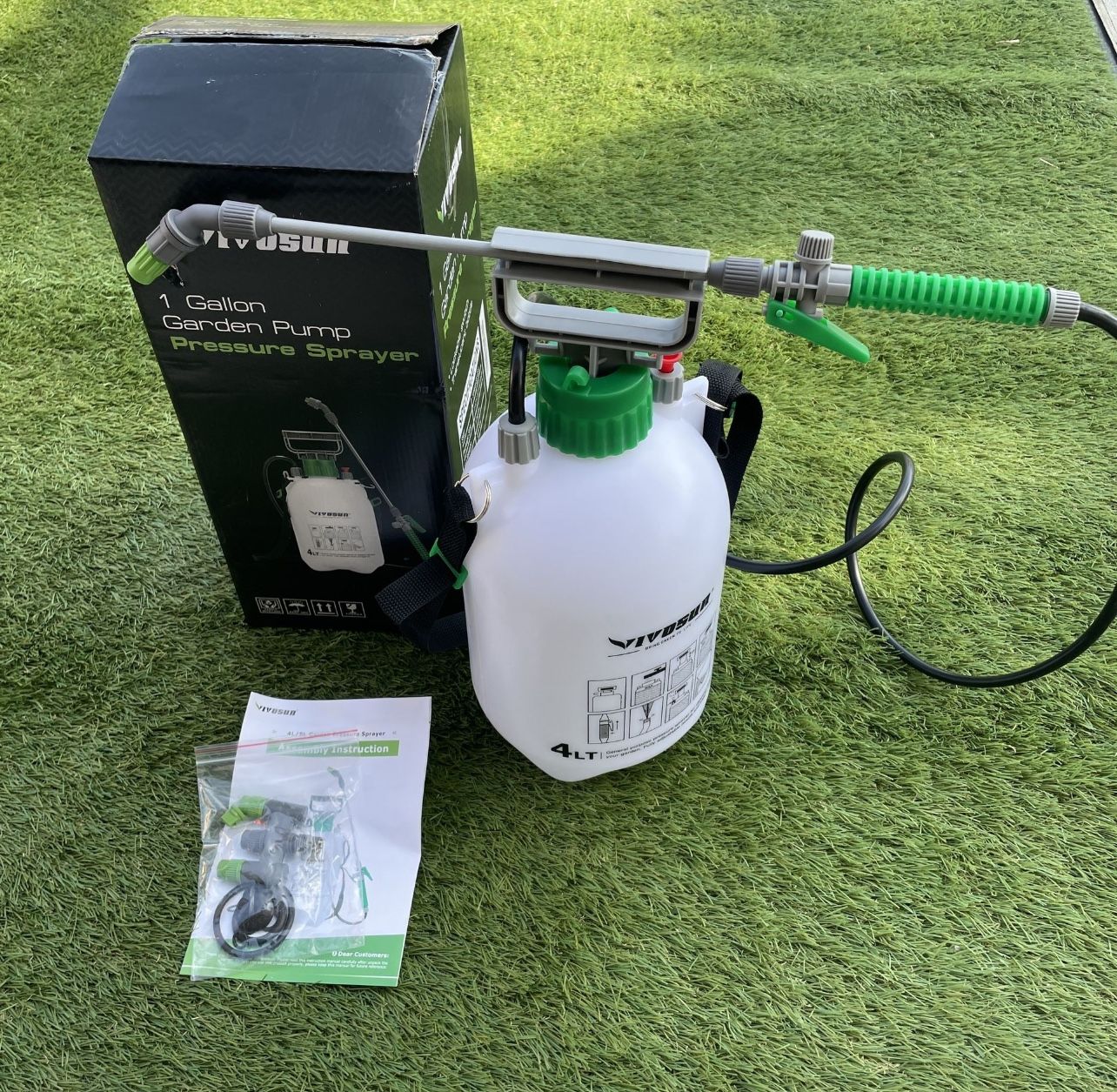 New In Box VIVOSUN 1 Gallon Pump Pressure Sprayer, 4L Pressurized Lawn & Garden Water Spray