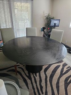 Round 60" dinning table