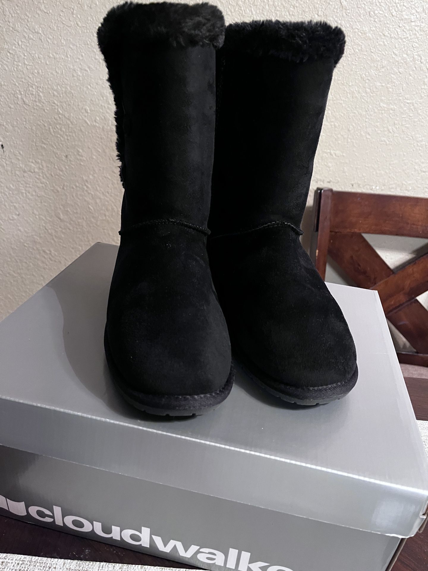 Womens Faux Fur Cloud walkers Boots Size 8.5 