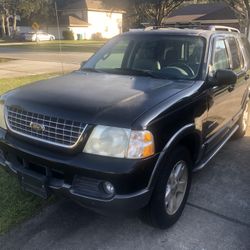 2004 Ford Explorer With New Battery 