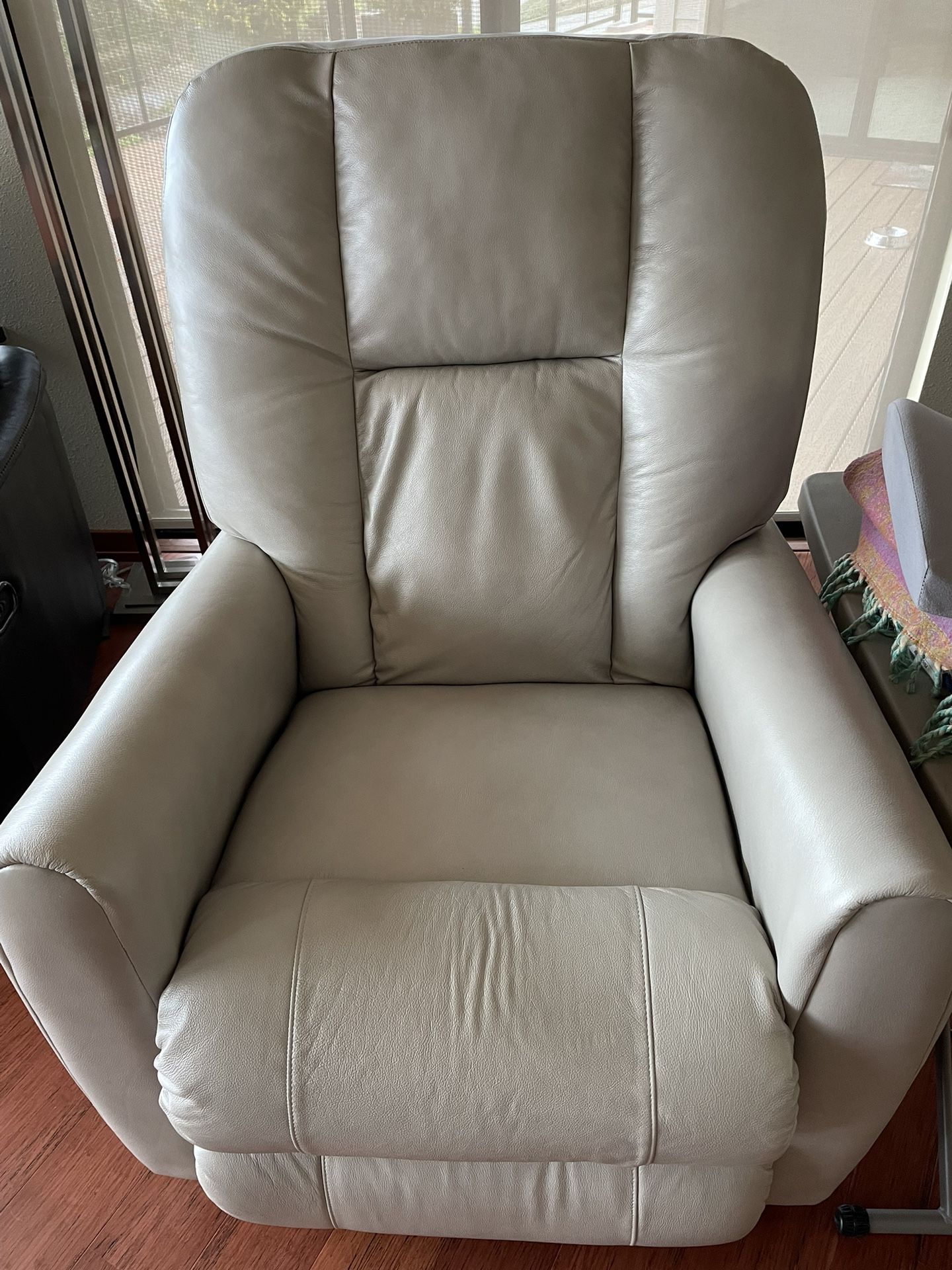 La-Z-Boy Power Recliner