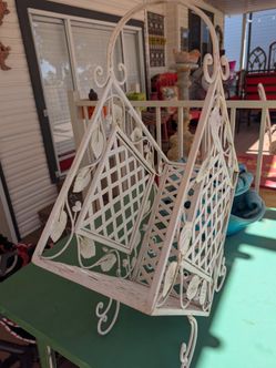 Metal Magazine Rack