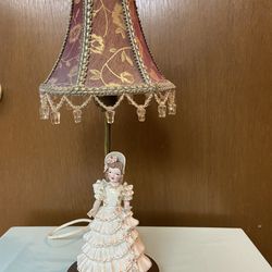 Antique Girl Lamp 