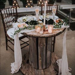 Wedding cake table