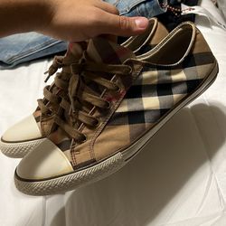 Burberry Lowtops 