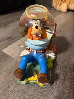 Goofy Disney Snow Globe