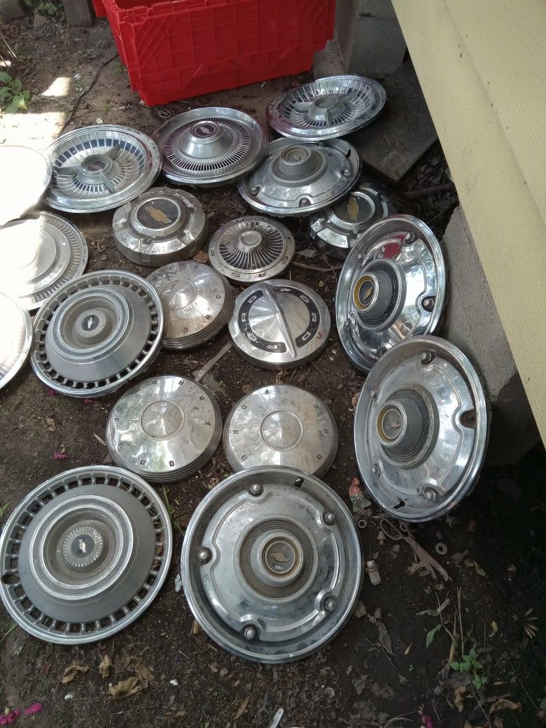 VINTAGE Car Hubcaps