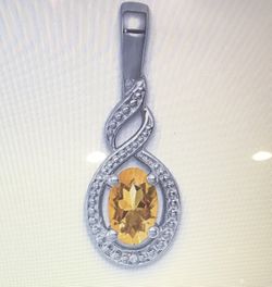 Sterling Silver Citrine pendant w/diamond accents