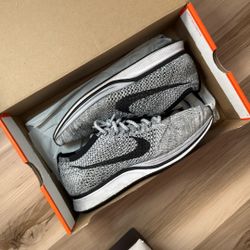 Nike Flyknit racer