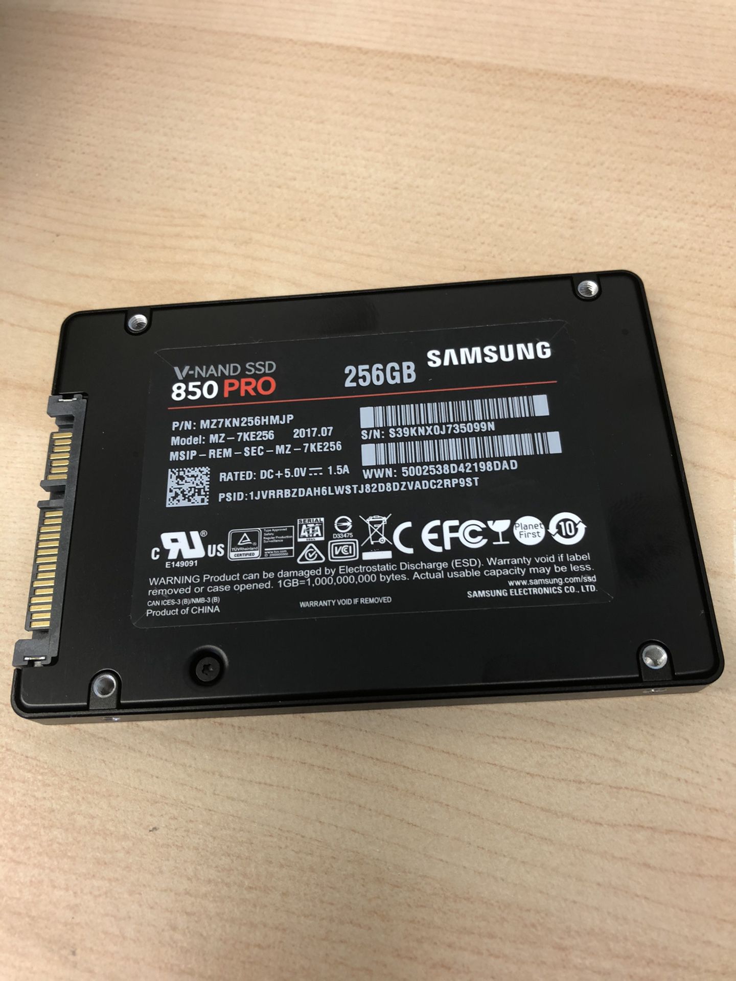256 GB SAMSUNG V-NAND SSD 850 PRO SSD