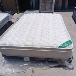 Serta Queen Pillowtop Firm Mattress And Box Spring 