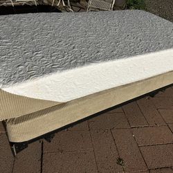 TWIN XL BED SET W/ METAL FRAME