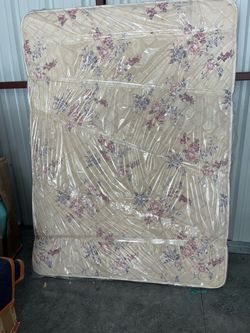 Full/Queen Floral Quilted Mattress