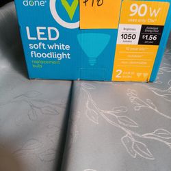 Simply Done  LED  SOFTWHITE 2 PACK FLOODLIGHT  (90 WATT)