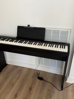 Roland Keyboard Piano