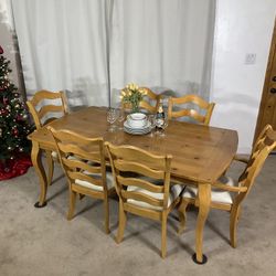 Solid Wood Extendable Dining Table With 6 Chairs & Removable Seat Covers