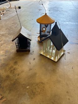 3 bird feeders