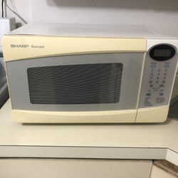 Very Good Condition Sharp Microwave 