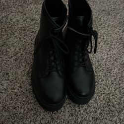 Women Black Boots 