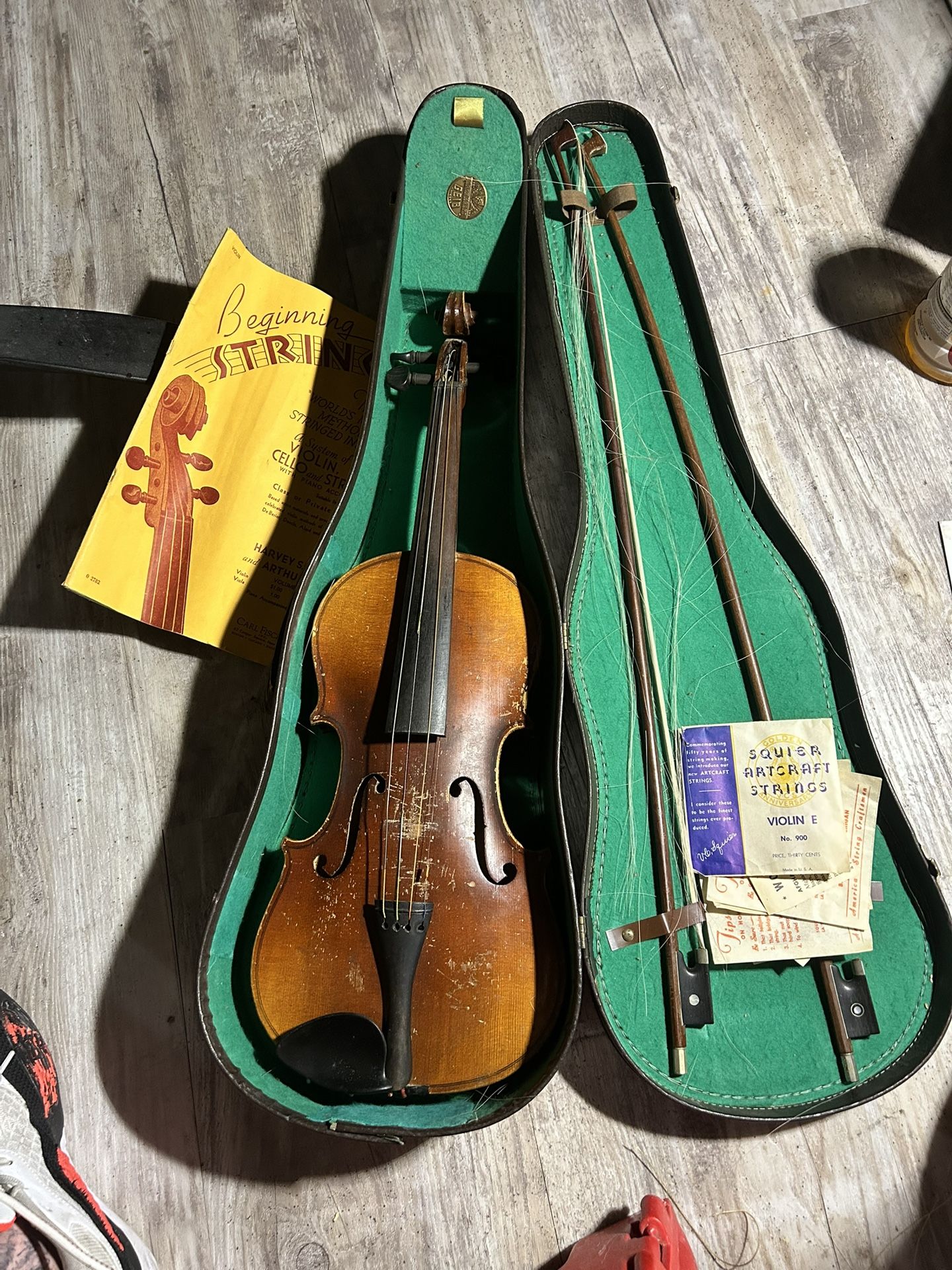Extremely Old Violin, Antonio Stratus