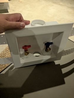 Washer and Dryer Connector Kit Box