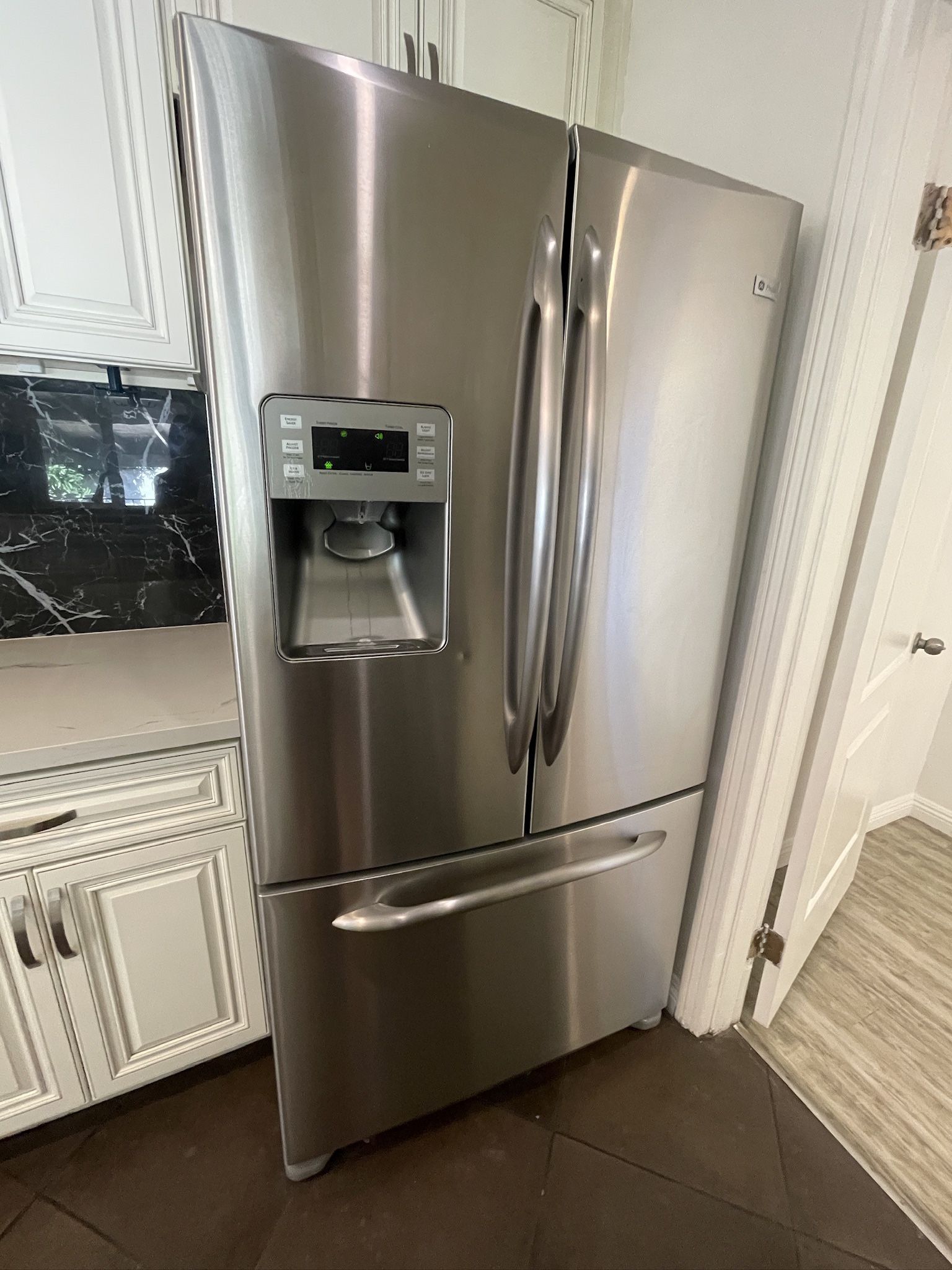 $450 Refrigerator 
