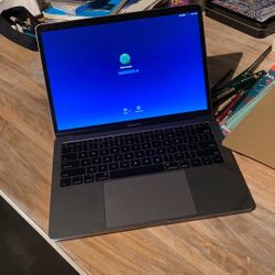 MacBook Pro 16GB 512GB 2.GHz Intel I7