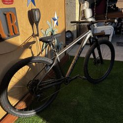 Specialized Rockhopper Comp 29R Mountain Bike