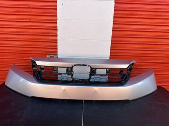 2017 2018-2019-2020 HONDA CLARITY FRONT BUMPER  GRILL  OEM 