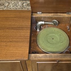 vintage Victoria phonograph cabinet works with 20 records