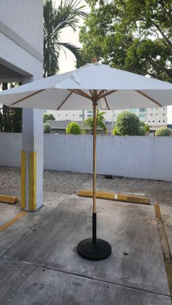 9ft Large Outdoor Patio Umbrella with Heavy Base | Sombrilla Grande de 9 Pies con Base