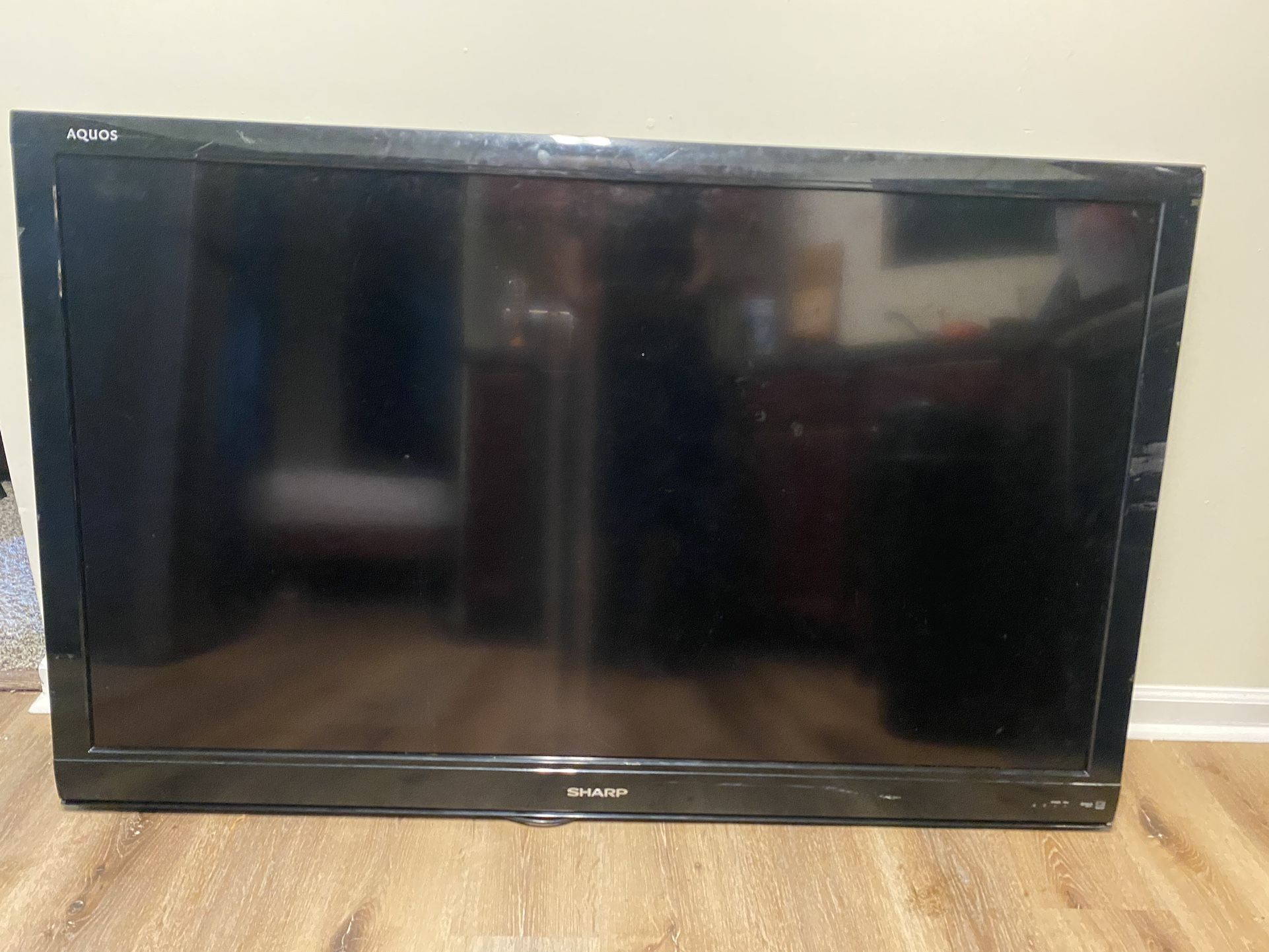 πΊπ₯ 65β SHARP TV Blowout! Works Perfect β Estate Sale