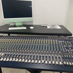 Behringer Eurodesk MX3282A 32-Channel 8-Bus Mixer