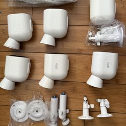 Arlo pro 4 set of cameras x6 plus solar charger and extras